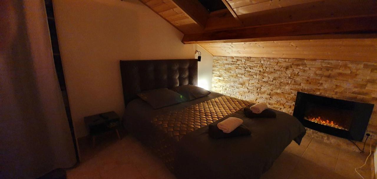 Magnifique Chalet Avec Balneotherapie Roubion Exterior foto