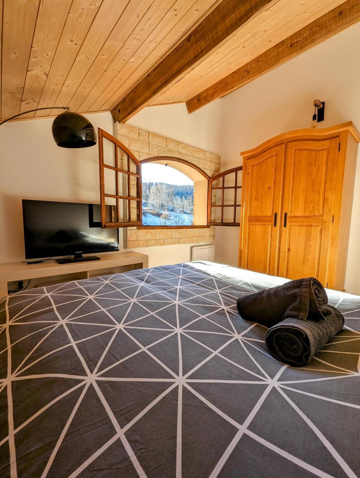 Magnifique Chalet Avec Balneotherapie Roubion Exterior foto